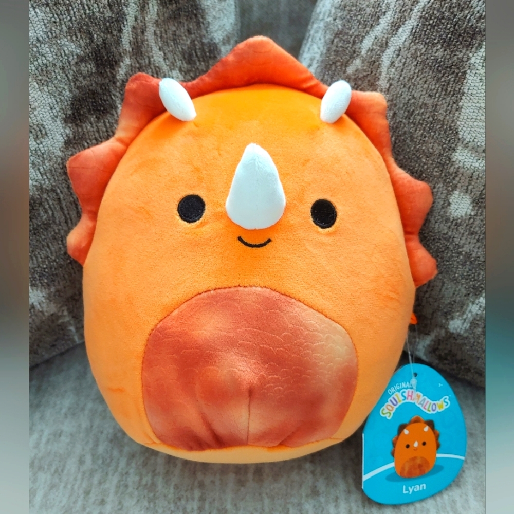 Lyan Squishmallow